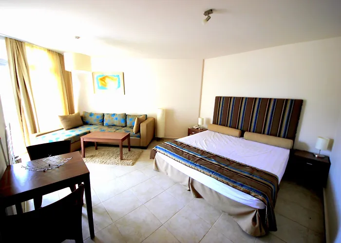 Menada アパート *